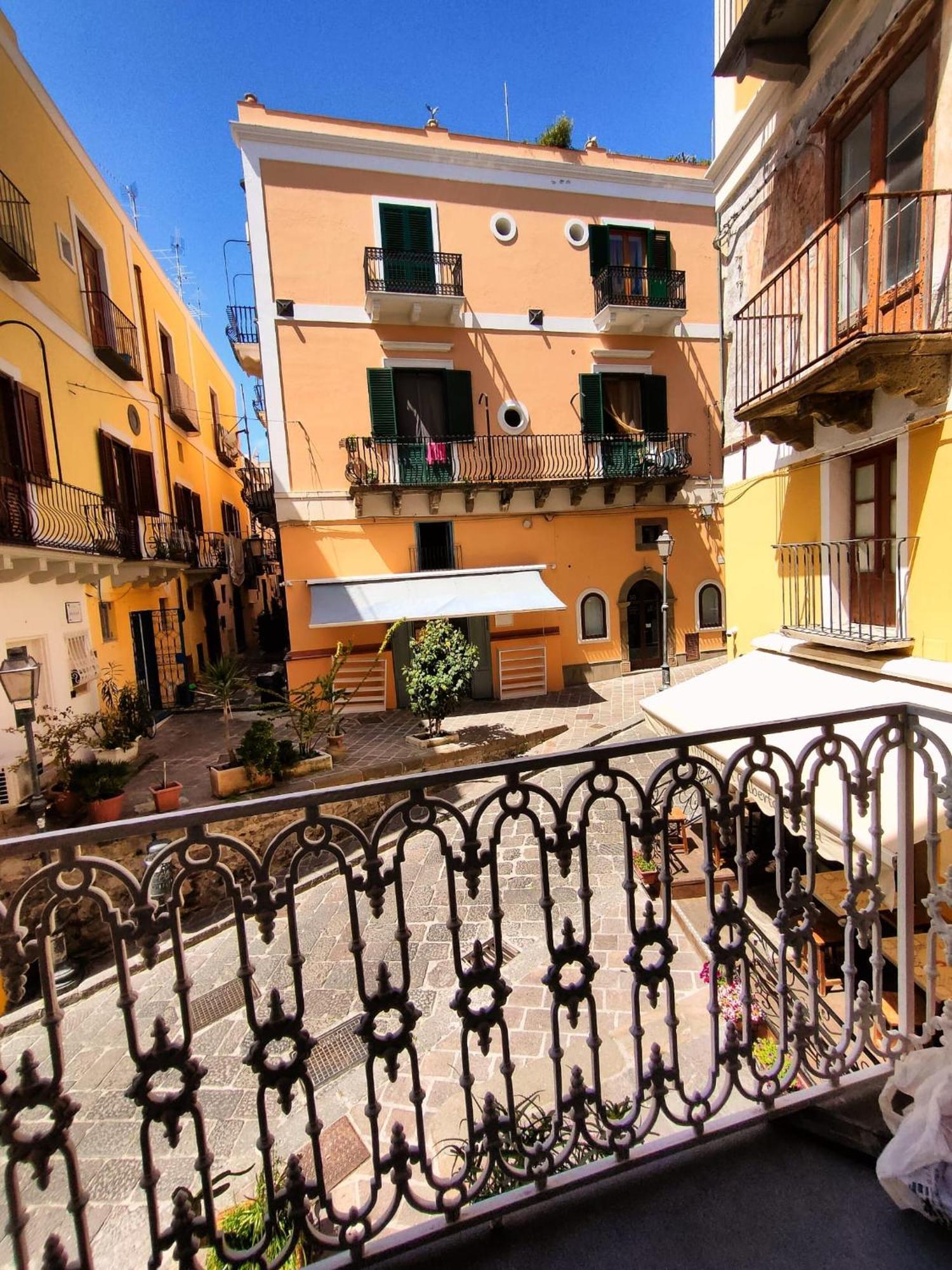 Lipari Suite B&B المظهر الخارجي الصورة